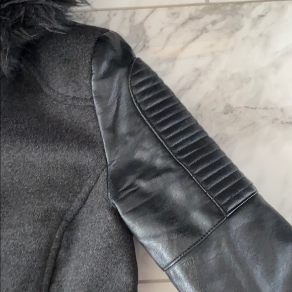 Fall winter jacket with fake fur hood border - Picture 4 of 5